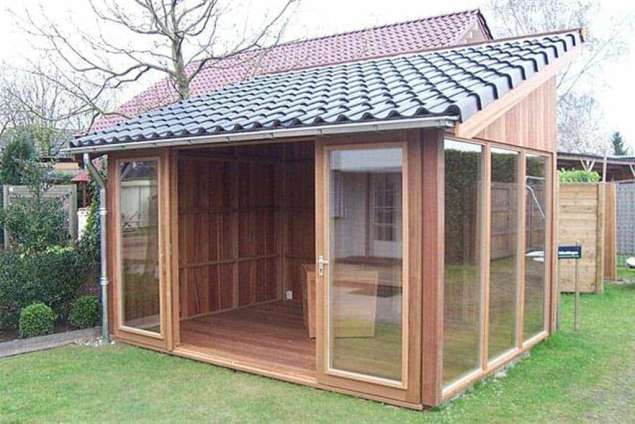 hardhouten tuinkamer met hottub of wirhlpool